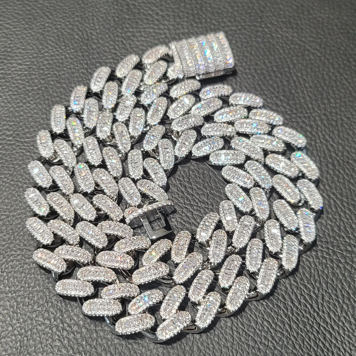 592929347-13