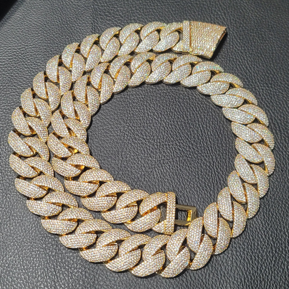 674357667-36